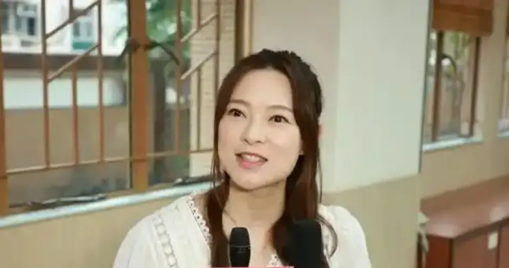 和郭晋安离婚后，欧倩怡晒租的小房破又旧，不介意和小男生谈恋爱