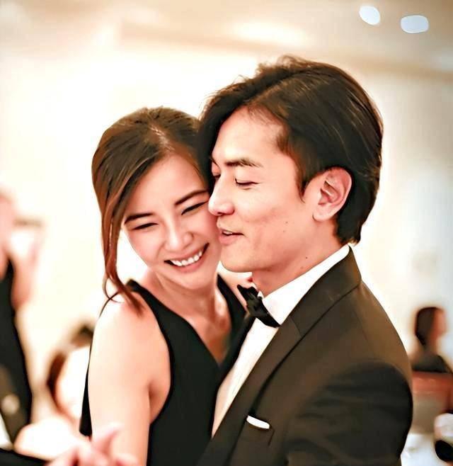 别再可怜郑伊健了！妻子蒙嘉慧扯下他的遮羞布，难怪他会长居日本