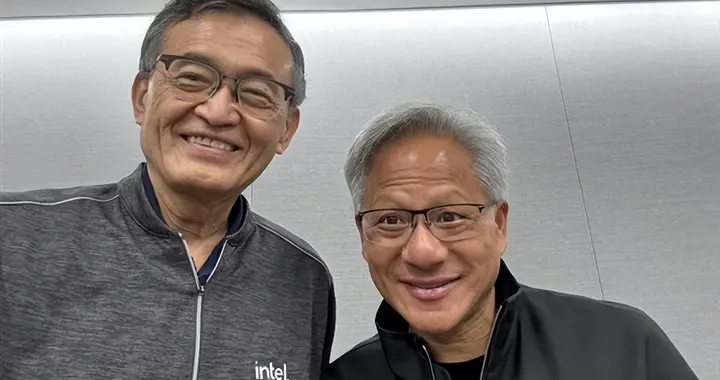 黃仁勛：Intel用33年試圖消滅NVIDIA、但我們是朋友而非敵人