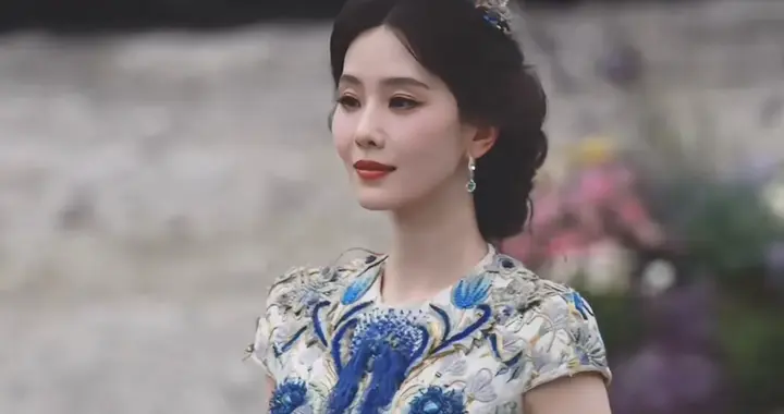 RedGala红毯：刘诗诗梦幻开场，易梦玲美商高，毓言cp像新婚夫妻