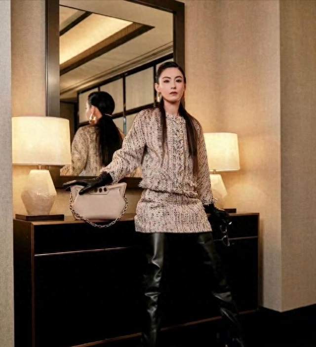 张柏芝人到中年依旧美到开挂！这状态哪像仨娃妈