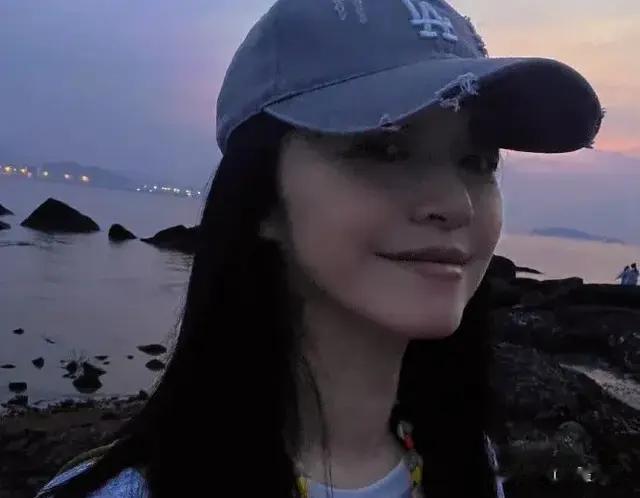 姚晨发文：恭喜曹老师！