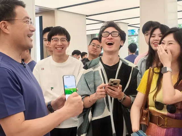 华为多门店现Pura80系列抢购潮