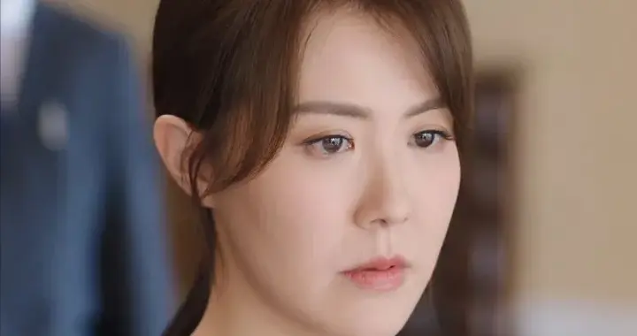 一年三部剧狂捧仍不红，TVB这位当家花旦，问题到底出在哪？