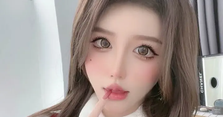 女主播在停播期间收大哥40w转账！称以前不敢收，现在1块不放过