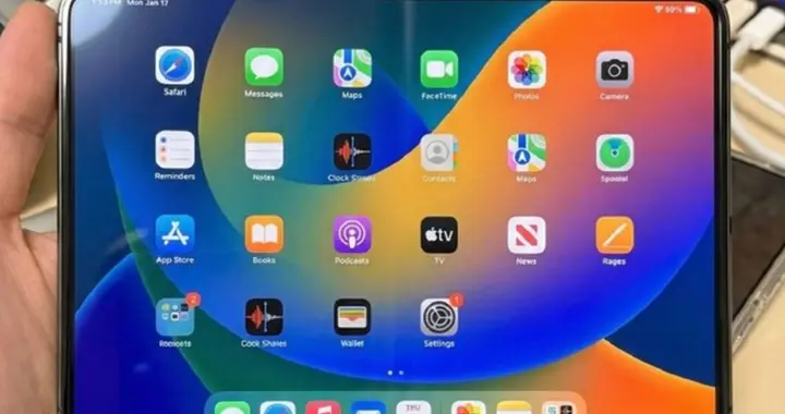 曝蘋果iPhone Fold進入量產籌備階段，核心突破實現近乎無折痕