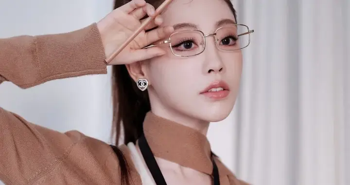 明星写真鉴赏｜祝绪丹，温婉又飒，一眼惊艳！