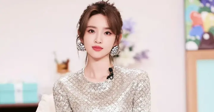 唐艺昕｜嫂子还是很性感的