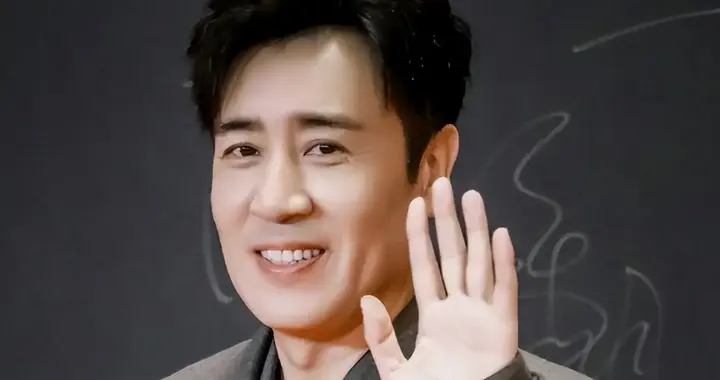 于和伟被人民日报点名，专访暴露“真实处境”，娱乐圈地位又变了