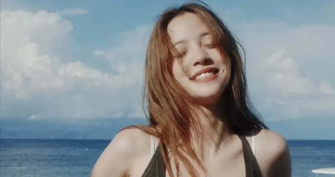 欧阳娜娜的成长曲线太惊艳了 身形挺拔气质绝尘 颜值一路开挂式飙升