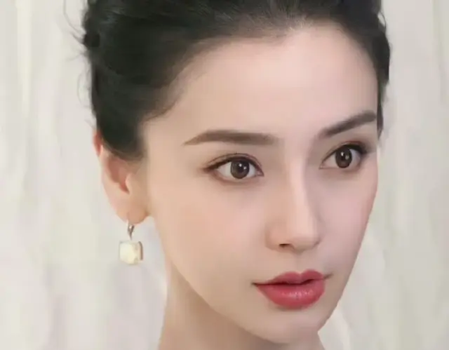 Angelababy作为内娱第一美女，骨相确实牛，网友：图6可爱又好笑