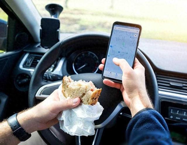 员工拿下大单,找老板报销费用时,老板说:你不是主管,没有报销