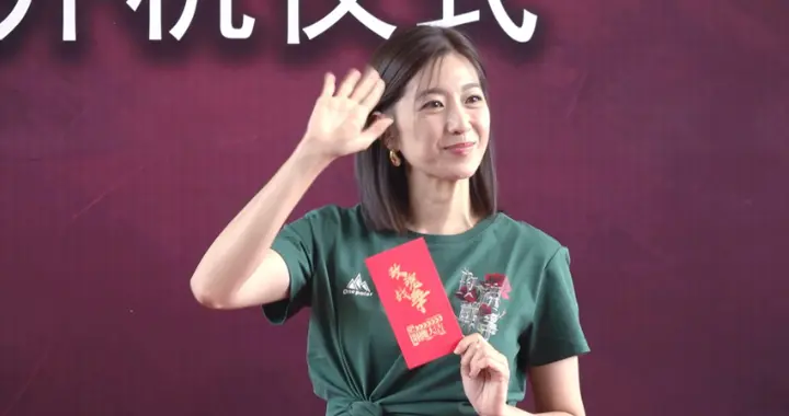 到底离没离？TVB视帝夫妻屡传婚变，花旦太太受访露破绽再遭炮轰