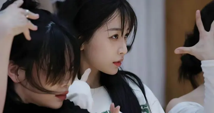 挖到虞书欣早期生图！没想到她还有这么清纯的一面 眉眼干净又灵动