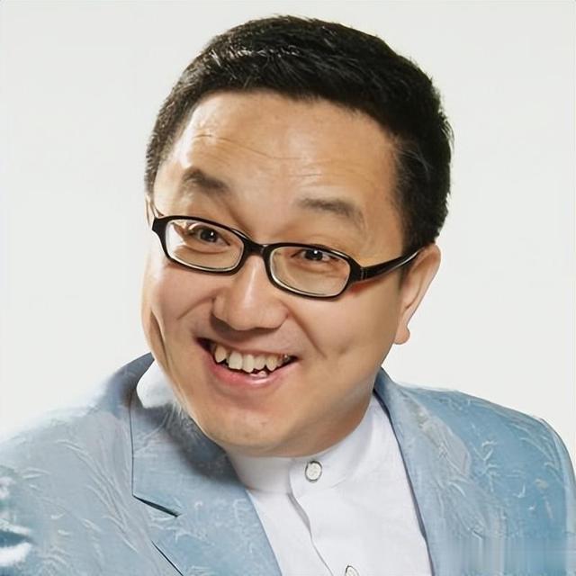 演员句号：二婚娶小11岁丫蛋，47岁得女，让丧子的岳父母晚年幸福