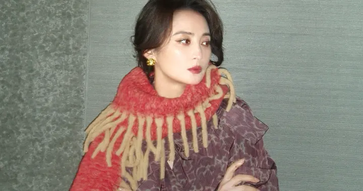 蒋勤勤今日份品牌代言美拍，太有范儿