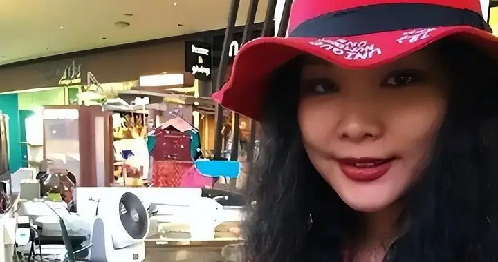 巅峰时红过王菲，却被两个渣男折磨成精神病，如今定居国外仍单身