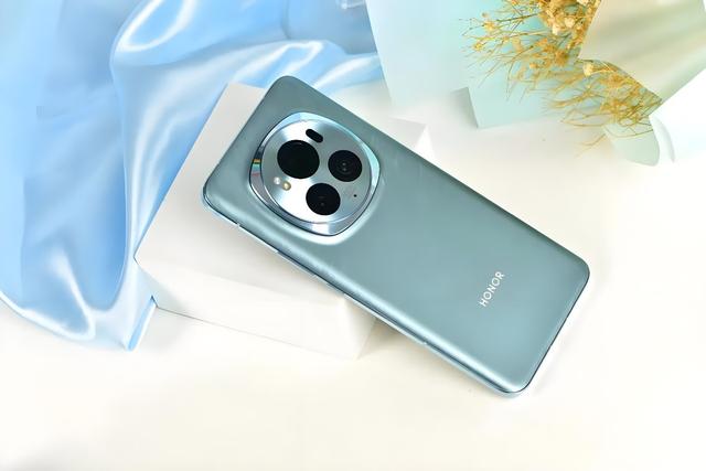 荣耀降价王来了，跌价2050元，四主摄+四芯片+5600mAh