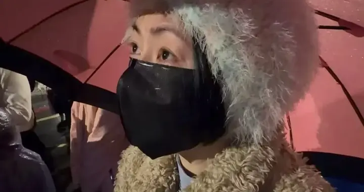 小S更新和徐妈妈跨年照，两人眼中有泪，粉丝晒大S旧照让人泪目