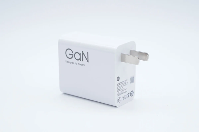 小米15标配90W充电器由辰阳电子代工，支持90W澎湃秒充和65W PD