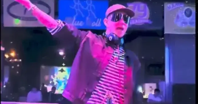 大s去世23天前，具俊晔在韩国的画面流出，网友：具俊晔命运曲折