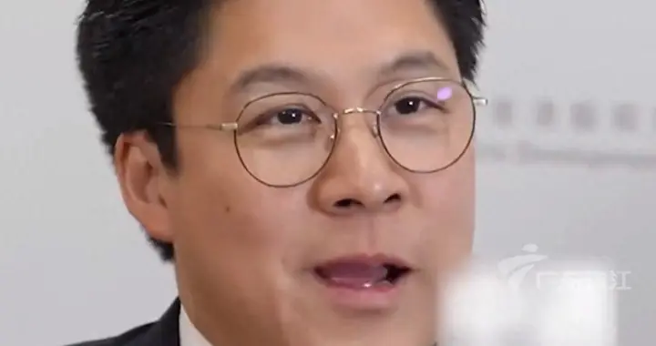 摊牌了！霍启刚罕谈婚姻，工作太忙压力大，婚后真实关系藏不住了