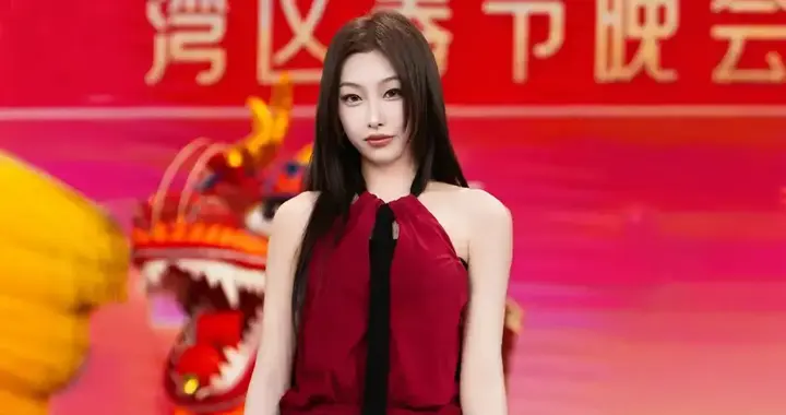 广东卫视湾区春晚的含金量真高，舞台上全是筒靴美腿，真绝了