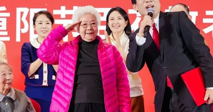 北京敬老节：97岁田华好硬朗，张勇手老到认不出，杨颖张一山也在