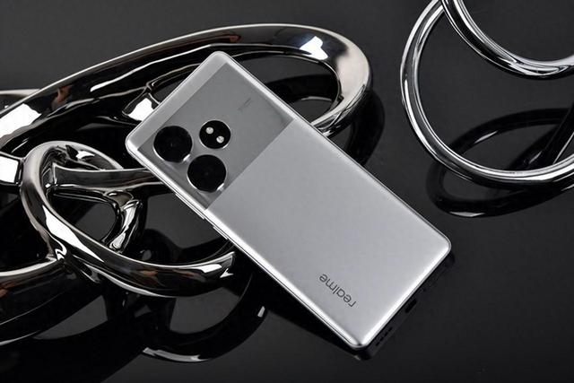 realme真我GT Neo6：2000元价位的性能怪兽
