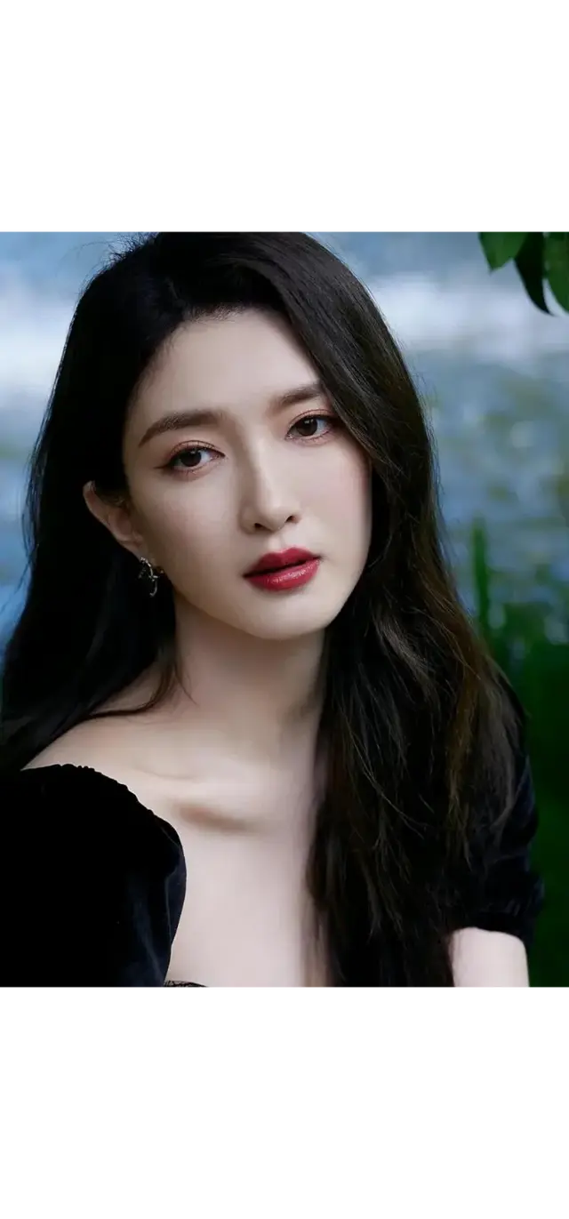 江疏影：演艺征途上的璀璨星光