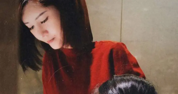 沈星现在安静带娃，当年风波没人再提，沉默成了她最硬的盔甲