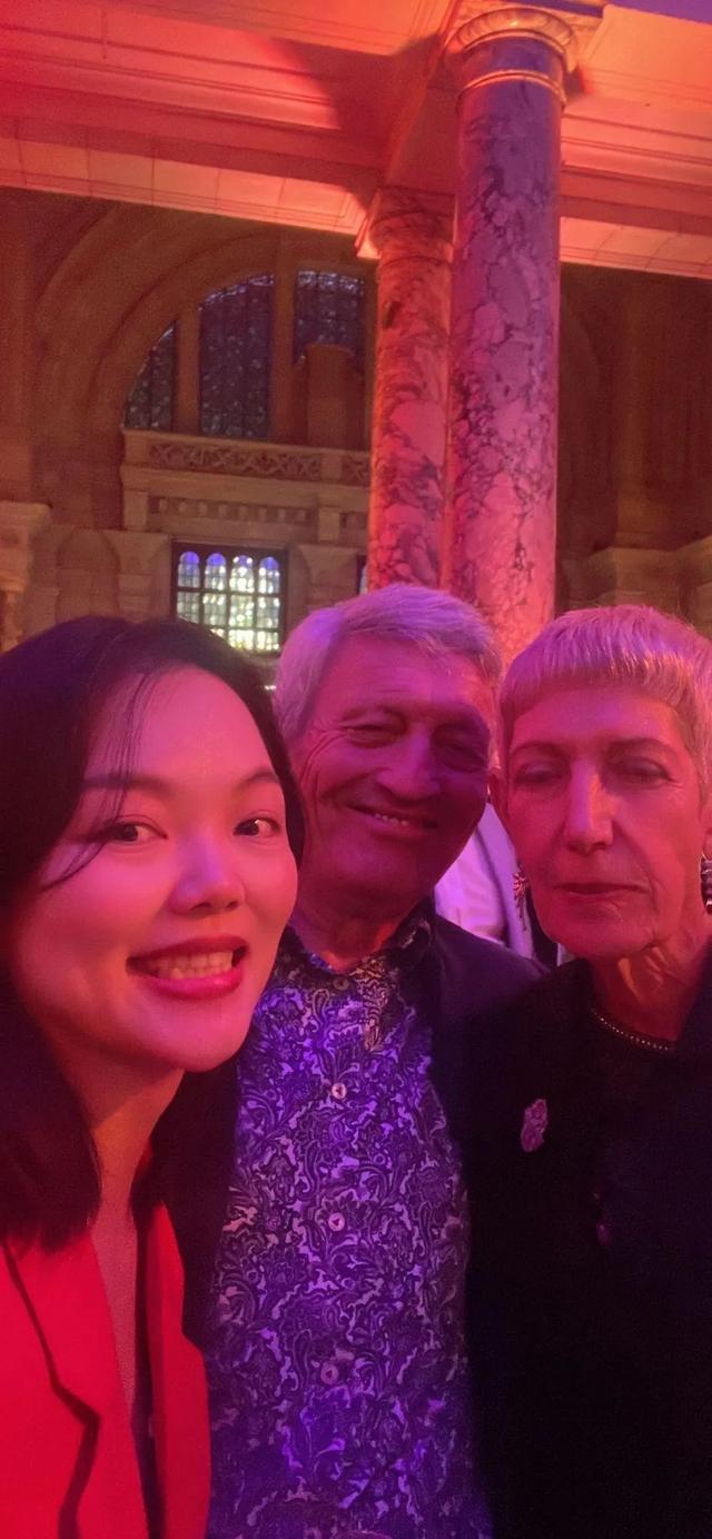 笔筒|伦敦来信 | 一位国际藏家的收藏逻辑