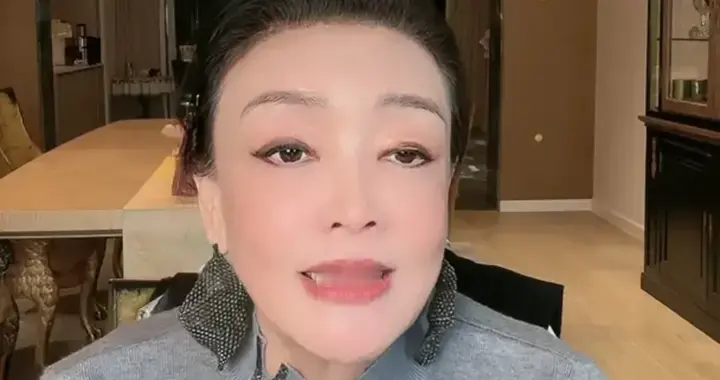 兰姐直播遭嘲讽“快倒闭”！500人也是人气神回怼，打不倒的战兰