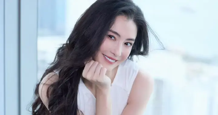 张柏芝今日份营业美照，优雅气质自带韵味