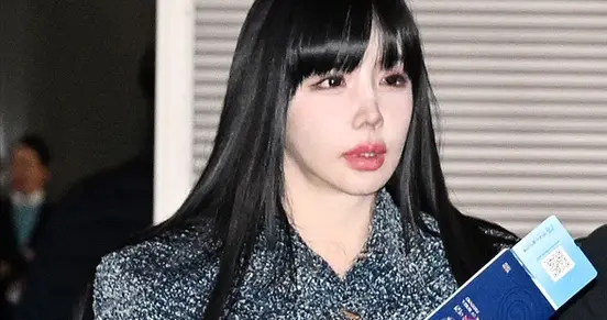 沉默16年终于爆发！韩国女星哭着喊冤，为掩盖队友丑闻牺牲我