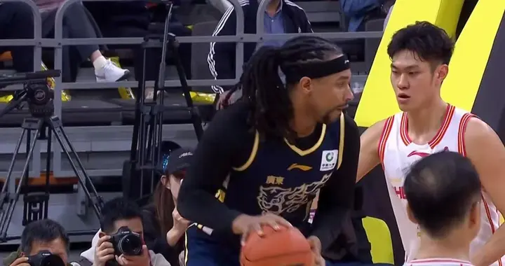 最后的希望！广东队迎来补强大外援机会，2米13内线或被杜锋看中