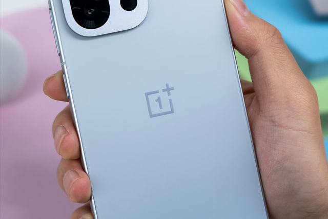 一加诚意倍增！发布三个月大降654元，小直屏+骁龙8至尊+6260mAh