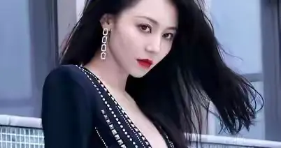 黄梦莹——每套造型都好美，时尚表现力十足！