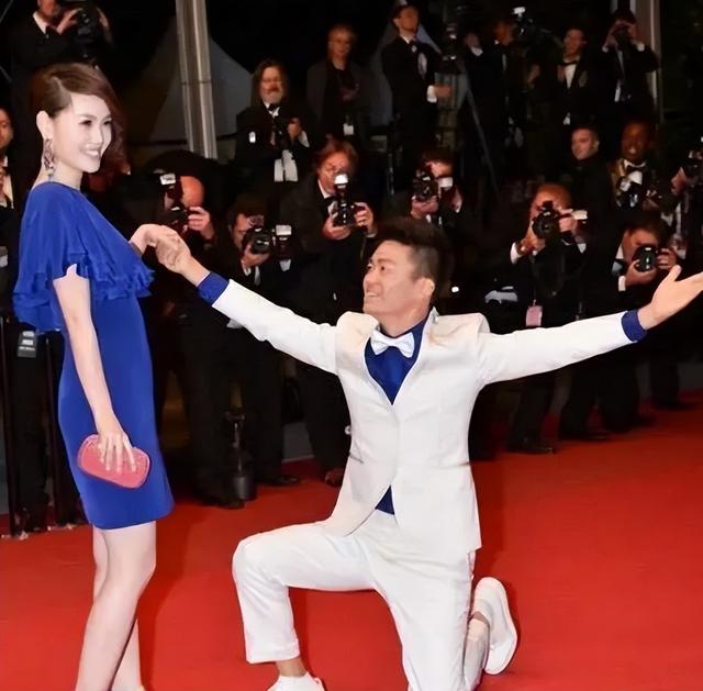 和王宝强离婚六年再看马蓉，才明白悲剧人生的始作俑者，是她亲妈