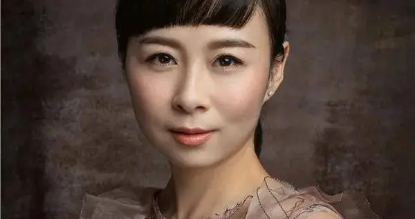 阿庆阿德商演一场狂赚八万，东方卫视这波操作把观众看懵了。