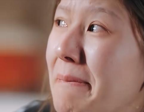 现世版“祥林嫂”！赵露思疯狂给见到的每一个人，细细讲生病过程