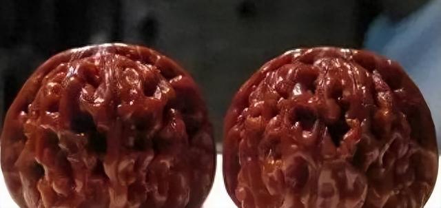 文玩圈牛人就是多！能把核桃编成了歌！