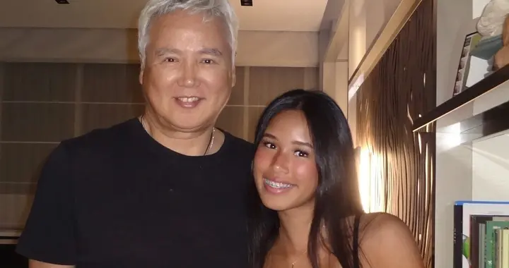 张庭女儿晒照，林希曈与65岁林瑞阳搂腰父女情深，美黑后像混血儿