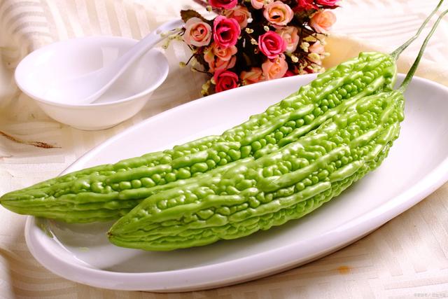 7月，遇见它使劲吃，一明目，二降火，三补气，四通便，别不懂！