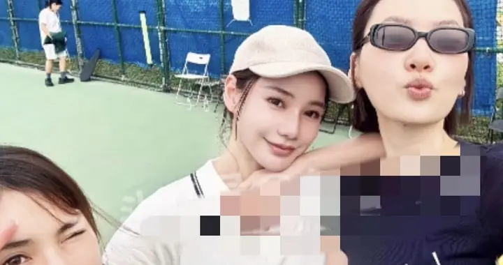马筱梅心情不受影响，晒与好友聚会照，直言两个孩子姓汪不姓马