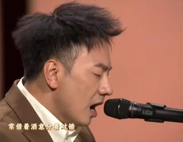 歌手2024|《歌手2024》最新首发阵容差评！海来阿木降档次，好声音导师扎堆