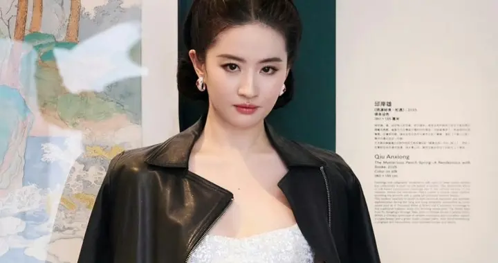 刘亦菲去年这套造型，真的是梦回白秀珠\uD83E\uDD0D ???