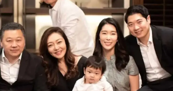 林世玲携男友李政宰出席正大谢家儿媳晚宴，与郎朗老婆吉娜等同框