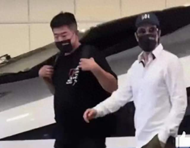 《歌手》决赛帮唱嘉宾敲定！演唱曲目曝光，王力宏落地长沙被拍