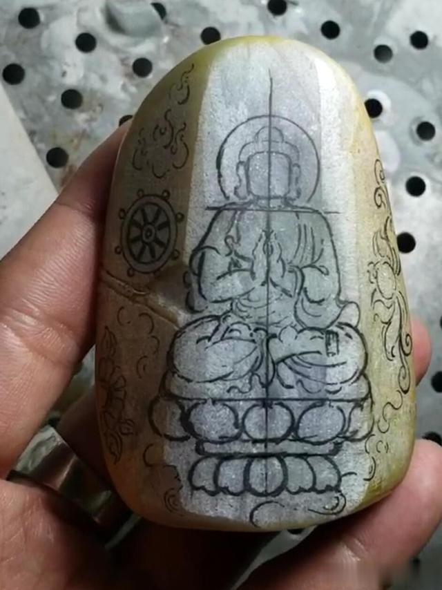 一块普通的大马坎水石料酣畅淋漓的蜕变过程